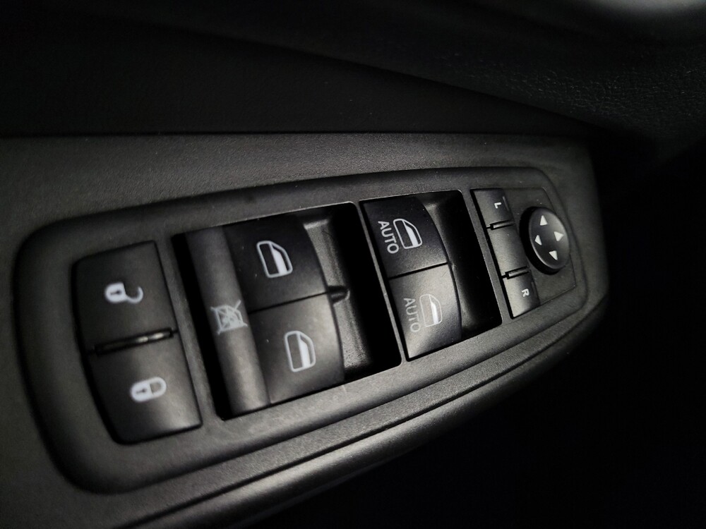 2019 Jeep Cherokee in Las Vegas, NV 89102 - 18123466 27