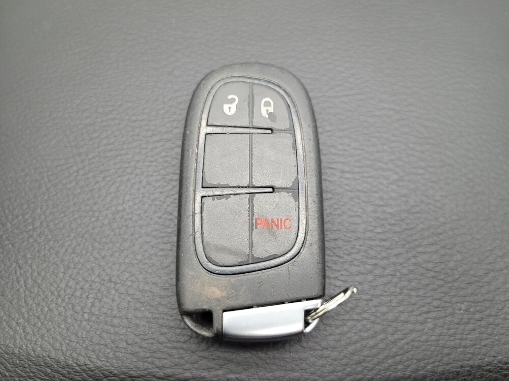 2019 Jeep Cherokee in Las Vegas, NV 89102 - 18123466 32