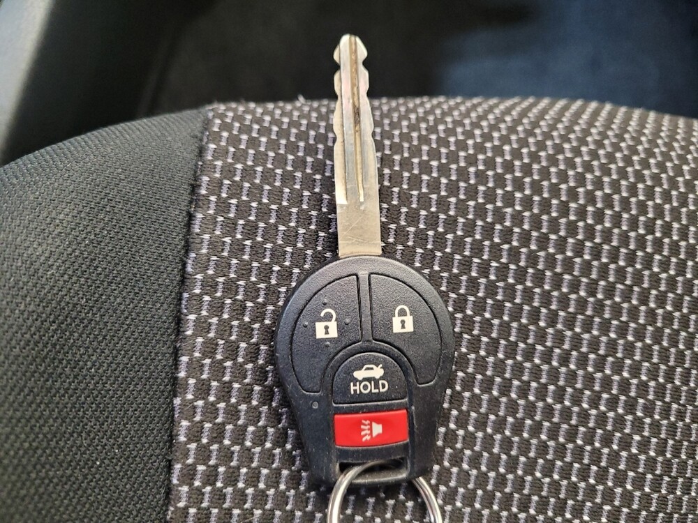 2018 Nissan Versa in Maple Heights, OH 44137 - 18123477 32