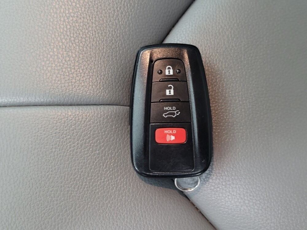 2020 Toyota Highlander in Madison, TN 37115 - 18123482 32