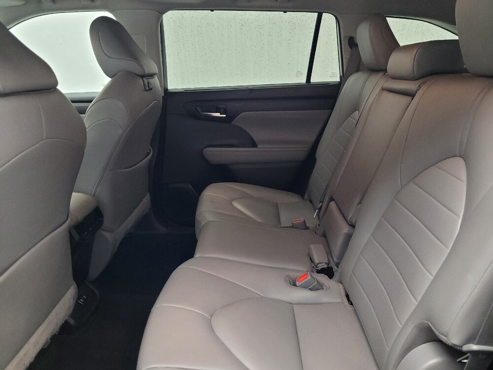 2020 Toyota Highlander in Madison, TN 37115 - 18123482 18