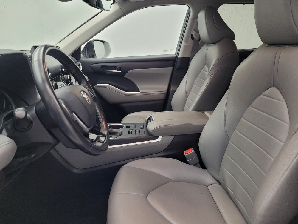 2020 Toyota Highlander in Madison, TN 37115 - 18123482 17