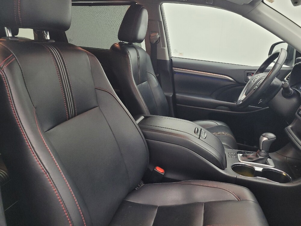 2019 Toyota Highlander in Columbia, SC 29210 - 18123491 21