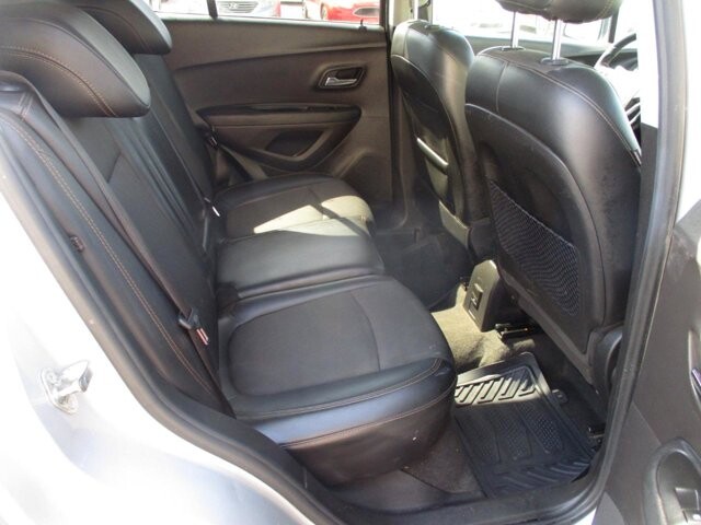 2018 Chevrolet Trax in Oak Grove, MO 64075 - 18123502 11