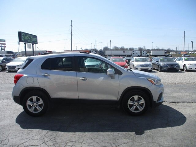 2018 Chevrolet Trax in Oak Grove, MO 64075 - 18123502 4