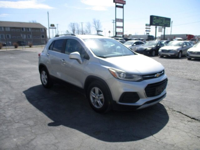 2018 Chevrolet Trax in Oak Grove, MO 64075 - 18123502 3