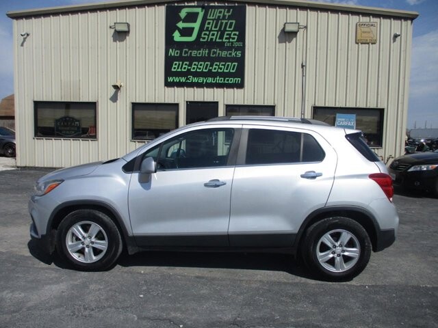 2018 Chevrolet Trax in Oak Grove, MO 64075 - 18123502 8