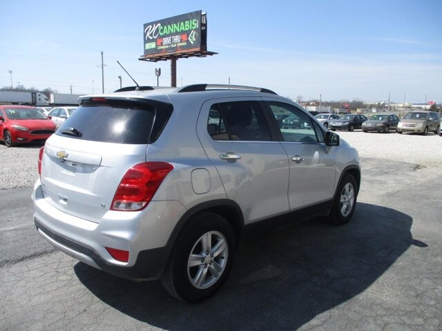 2018 Chevrolet Trax in Oak Grove, MO 64075 - 18123502 5