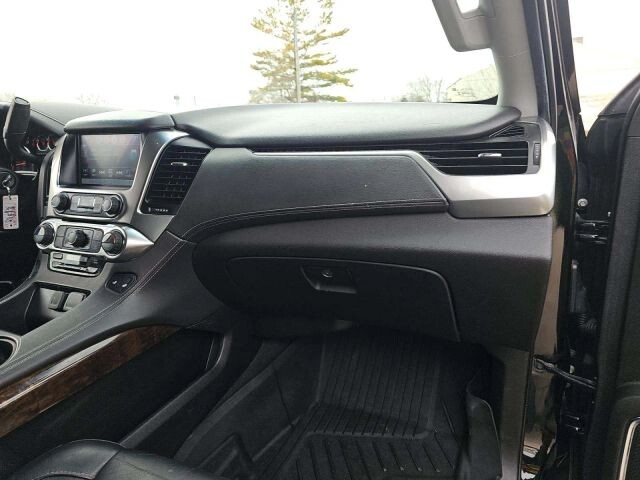 2019 Chevrolet Suburban in Wadena, MN 56482 - 18123516 7