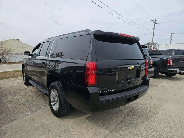 2019 Chevrolet Suburban in Wadena, MN 56482 - 18123516 3