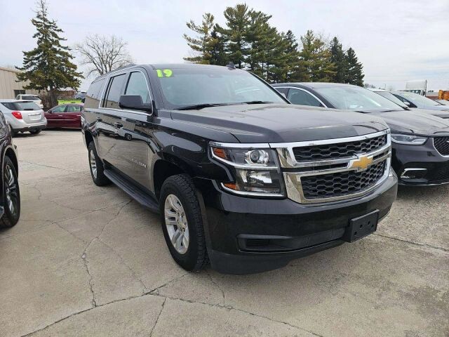2019 Chevrolet Suburban in Wadena, MN 56482 - 18123516