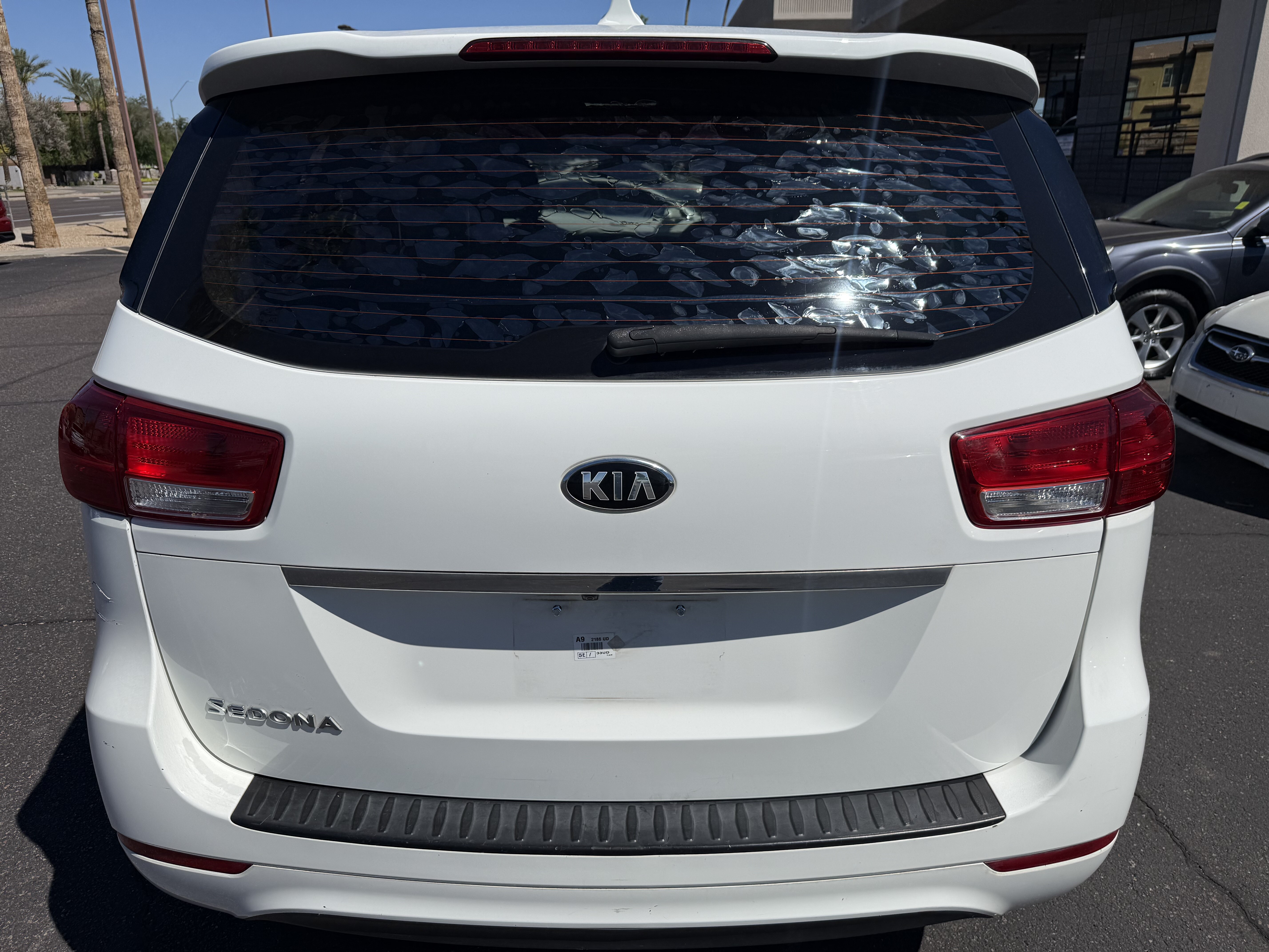 2018 Kia Sedona in Phoenix, AZ 85022 - 18123525 5
