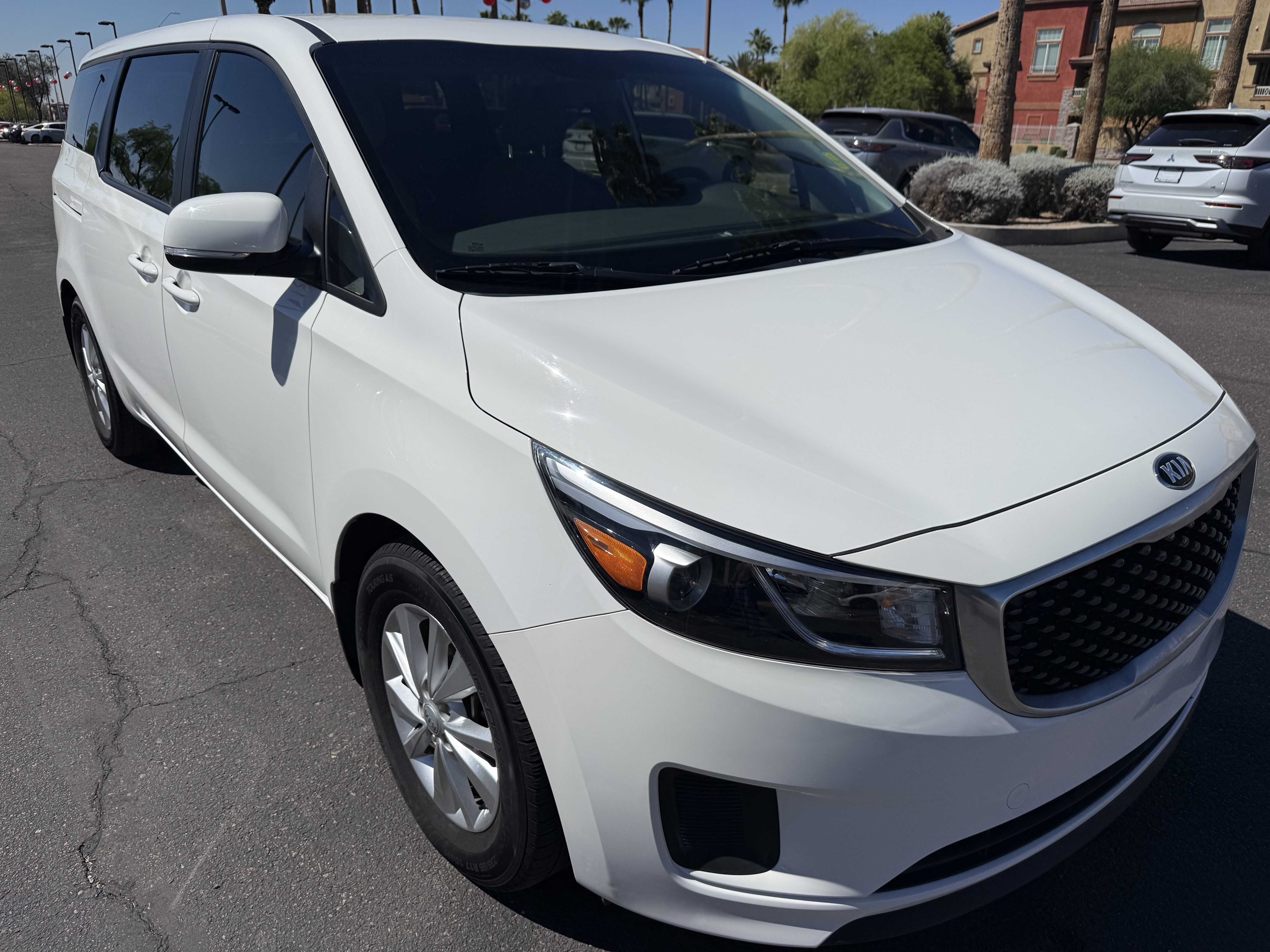 2018 Kia Sedona in Phoenix, AZ 85022 - 18123525 3