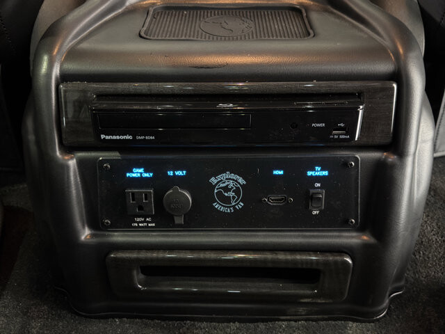 2026 Chevrolet Express 2500 in Burlington, WI 53105 - 18123536 69