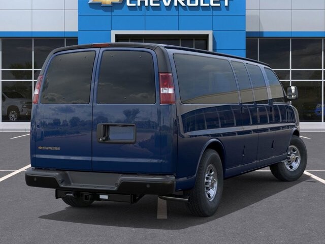 2026 Chevrolet Express 2500 in Burlington, WI 53105 - 18123536 4