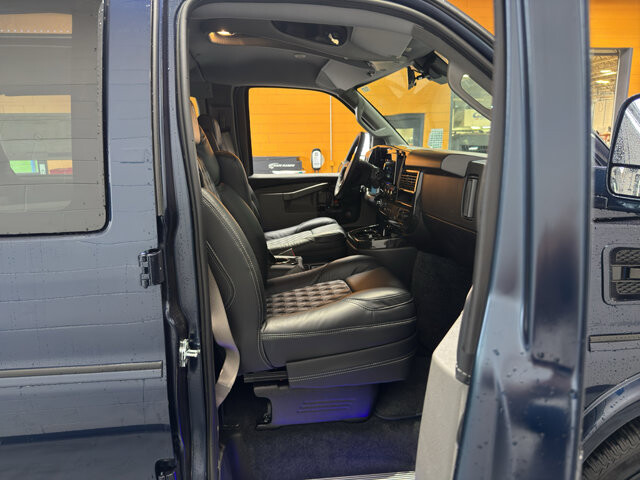 2026 Chevrolet Express 2500 in Burlington, WI 53105 - 18123536 66