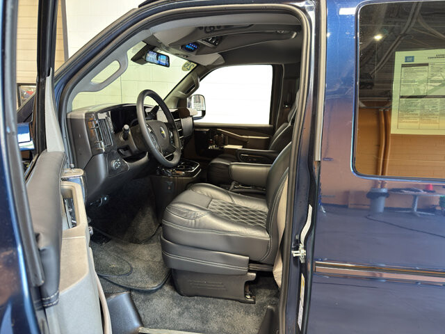 2026 Chevrolet Express 2500 in Burlington, WI 53105 - 18123536 16