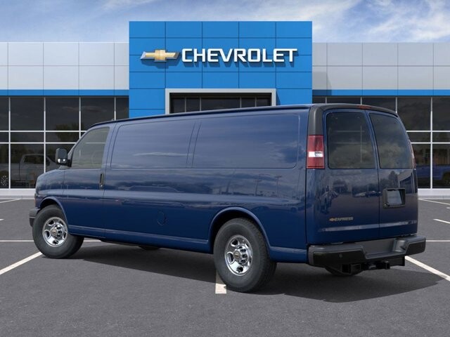 2026 Chevrolet Express 2500 in Burlington, WI 53105 - 18123536 3