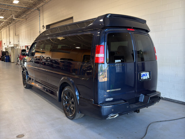 2026 Chevrolet Express 2500 in Burlington, WI 53105 - 18123536 3