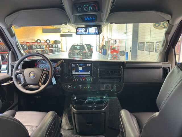 2026 Chevrolet Express 2500 in Burlington, WI 53105 - 18123536 22