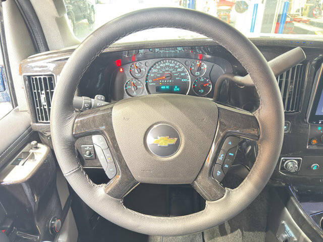 2026 Chevrolet Express 2500 in Burlington, WI 53105 - 18123536 33