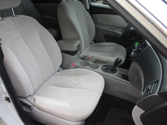 2010 Kia Optima in Oak Grove, MO 64075 - 18123540 10