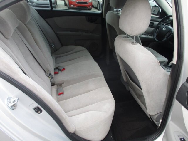 2010 Kia Optima in Oak Grove, MO 64075 - 18123540 11