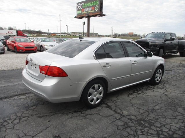 2010 Kia Optima in Oak Grove, MO 64075 - 18123540 5