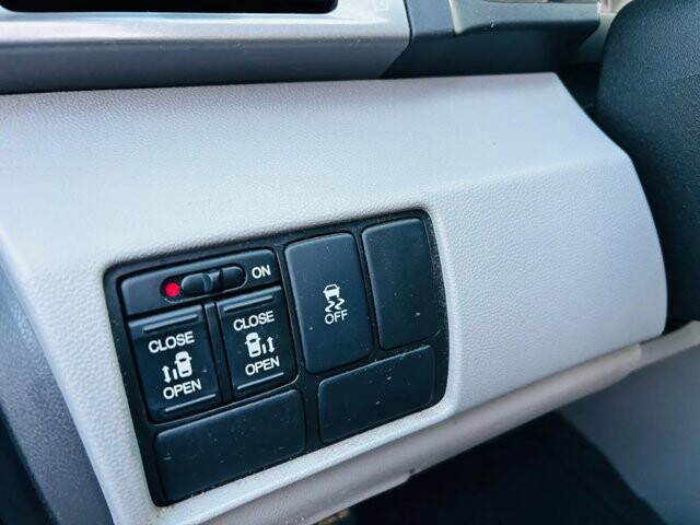 2016 Honda Odyssey in Harrisonburg, VA 22801 - 18123541 13