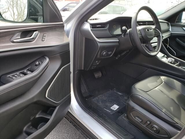 2026 Jeep Grand Cherokee L in Bedford, OH 44146 - 18123543 6