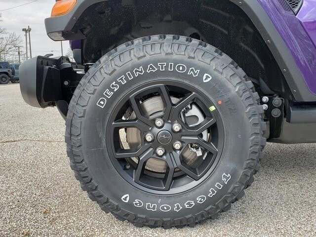 2026 Jeep Gladiator in Bedford, OH 44146 - 18123546 12