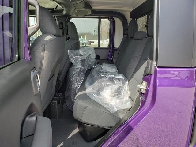 2026 Jeep Gladiator in Bedford, OH 44146 - 18123546 7