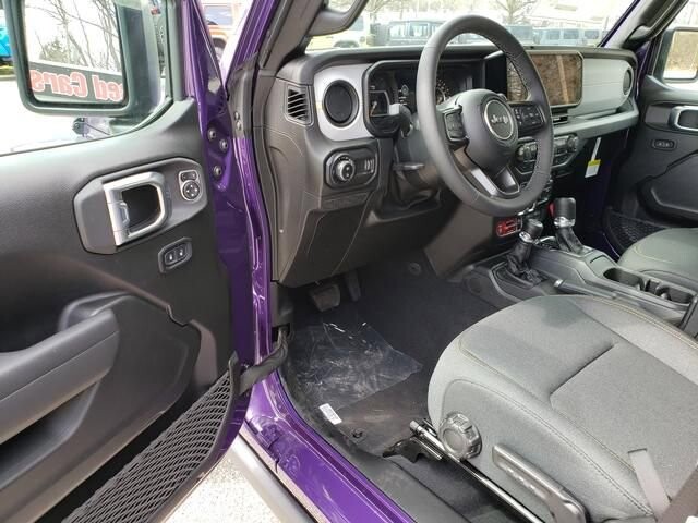 2026 Jeep Gladiator in Bedford, OH 44146 - 18123546 6