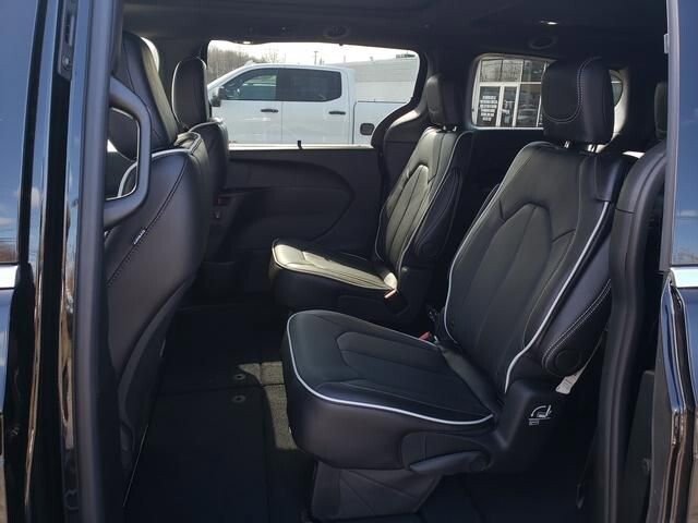 2026 Chrysler Pacifica in Bedford, OH 44146 - 18123547 7