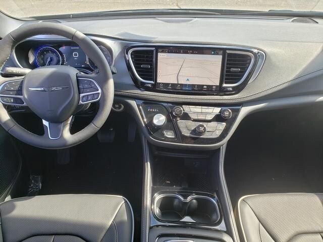 2026 Chrysler Pacifica in Bedford, OH 44146 - 18123547 9