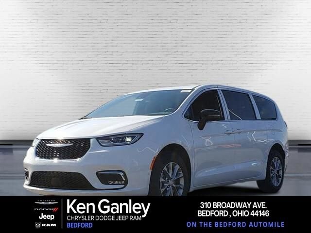 2026 Chrysler Pacifica in Bedford, OH 44146 - 18123551