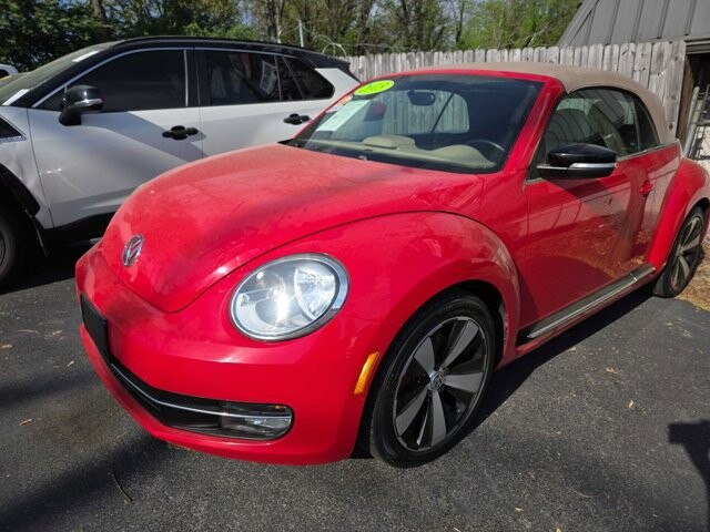 2013 Volkswagen Beetle in Knoxville, TN 37912 - 18123554