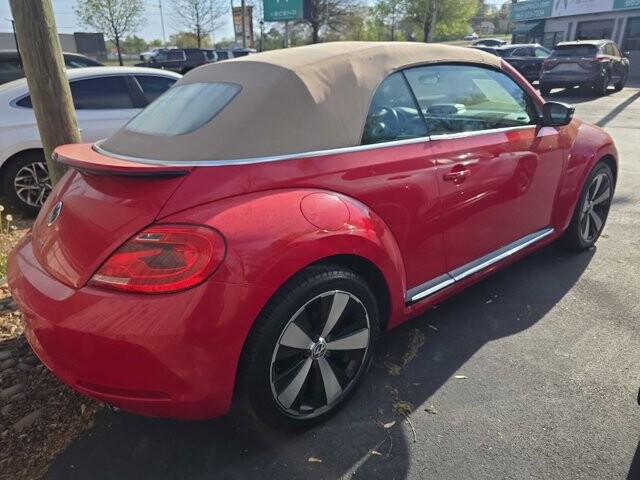 2013 Volkswagen Beetle in Knoxville, TN 37912 - 18123554 4