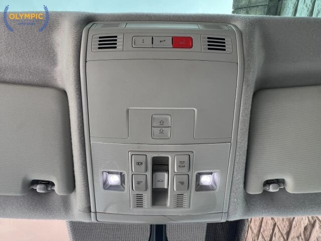 2018 Volkswagen Tiguan in Decatur, GA 30032 - 18123561 40