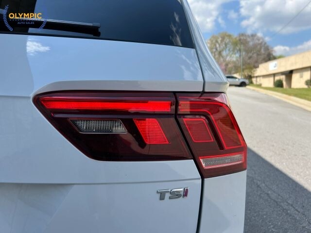 2018 Volkswagen Tiguan in Decatur, GA 30032 - 18123561 17