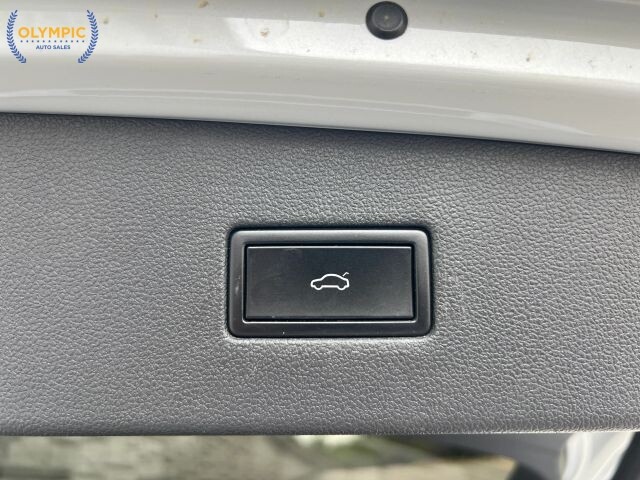 2018 Volkswagen Tiguan in Decatur, GA 30032 - 18123561 38