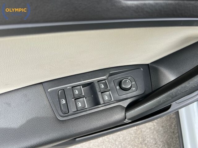 2018 Volkswagen Tiguan in Decatur, GA 30032 - 18123561 35