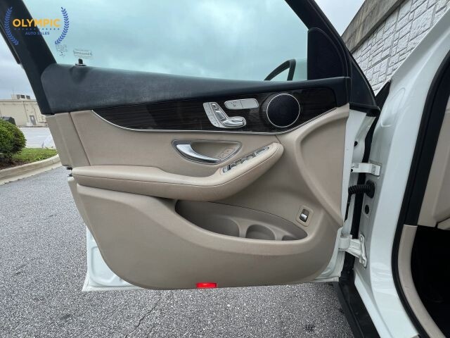 2018 Mercedes-Benz GLC 300 in Decatur, GA 30032 - 18123562 46
