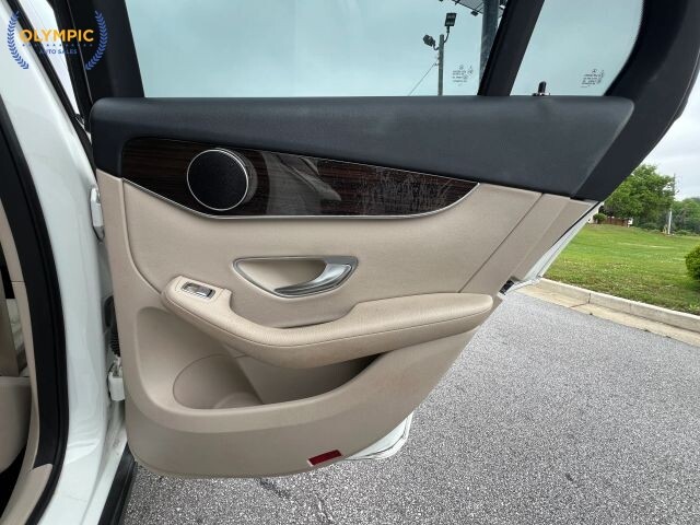 2018 Mercedes-Benz GLC 300 in Decatur, GA 30032 - 18123562 49
