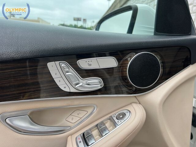 2018 Mercedes-Benz GLC 300 in Decatur, GA 30032 - 18123562 37