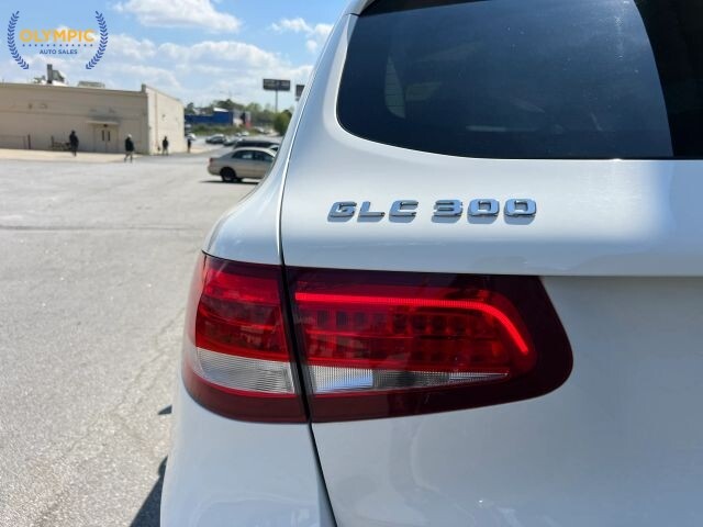 2018 Mercedes-Benz GLC 300 in Decatur, GA 30032 - 18123562 16