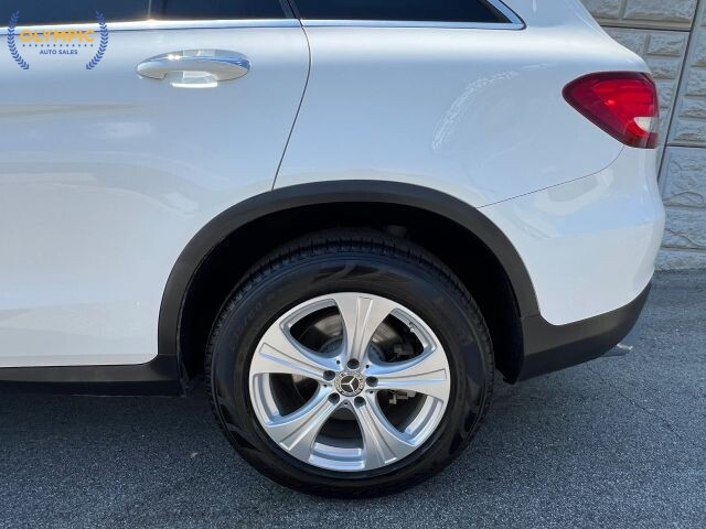 2018 Mercedes-Benz GLC 300 in Decatur, GA 30032 - 18123562 10