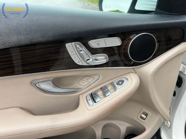 2018 Mercedes-Benz GLC 300 in Decatur, GA 30032 - 18123562 36