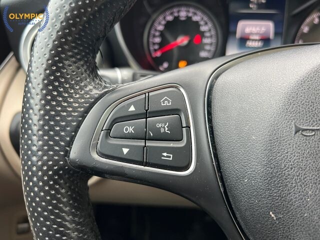 2018 Mercedes-Benz GLC 300 in Decatur, GA 30032 - 18123562 24