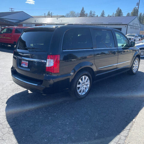 2016 Chrysler Town & Country in Coeur d&amp;#039;Alene, ID 83815 - 18123573 5